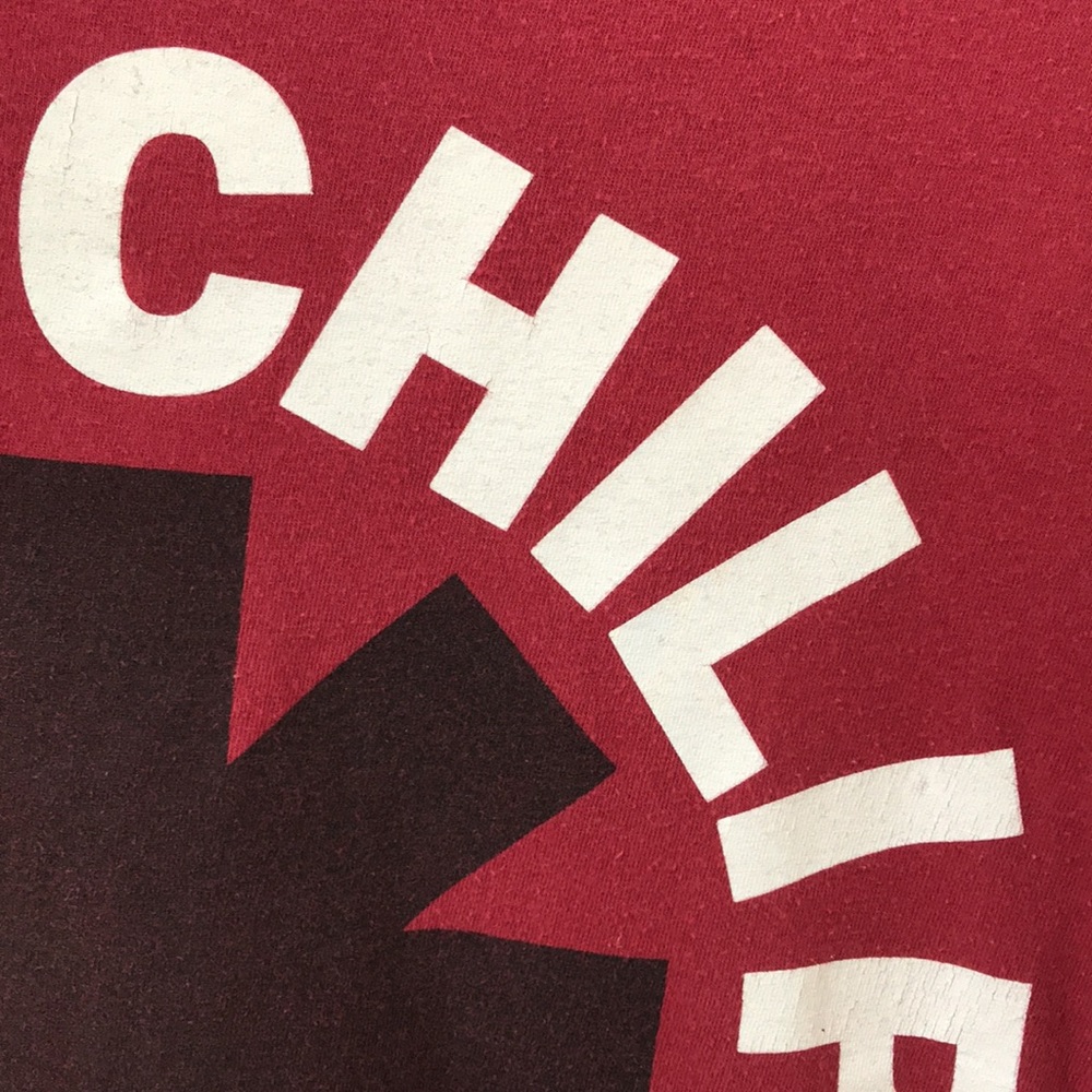 VTG Red Hot Chili Peppers logo tee Sz Med black star white spellout on deep red - Picture 4 of 7